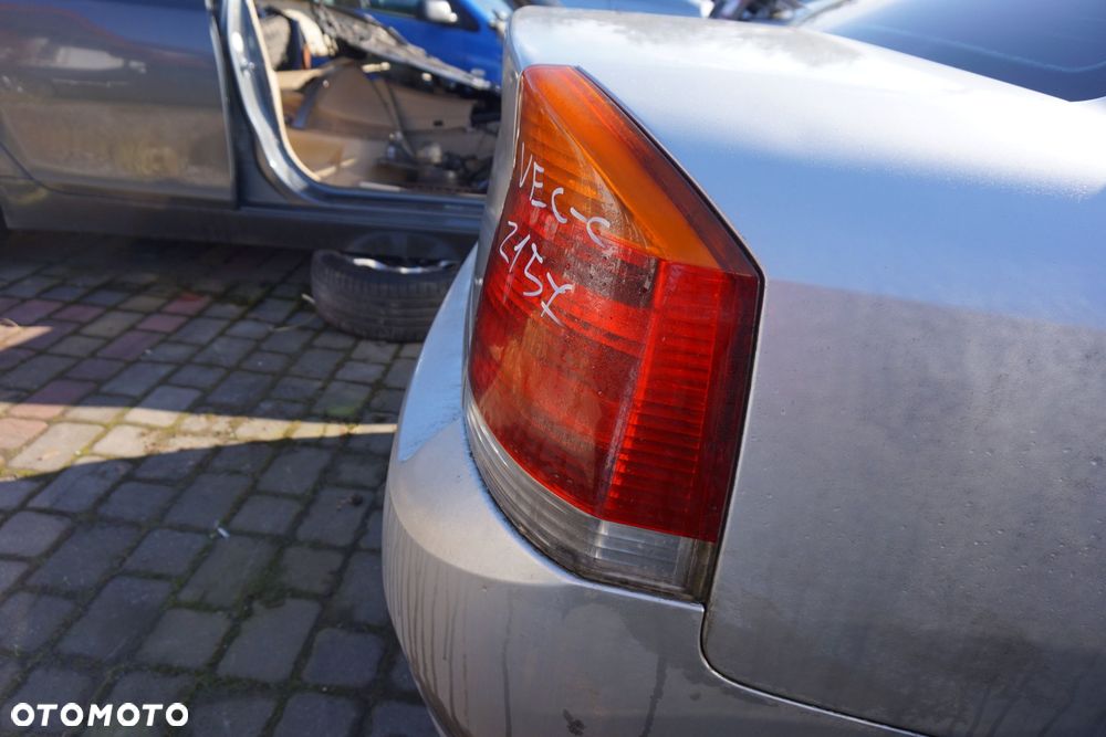LAMPA TYLNA PRAWA VECTRA C SEDAN  OPEL 2002-2005 - 3