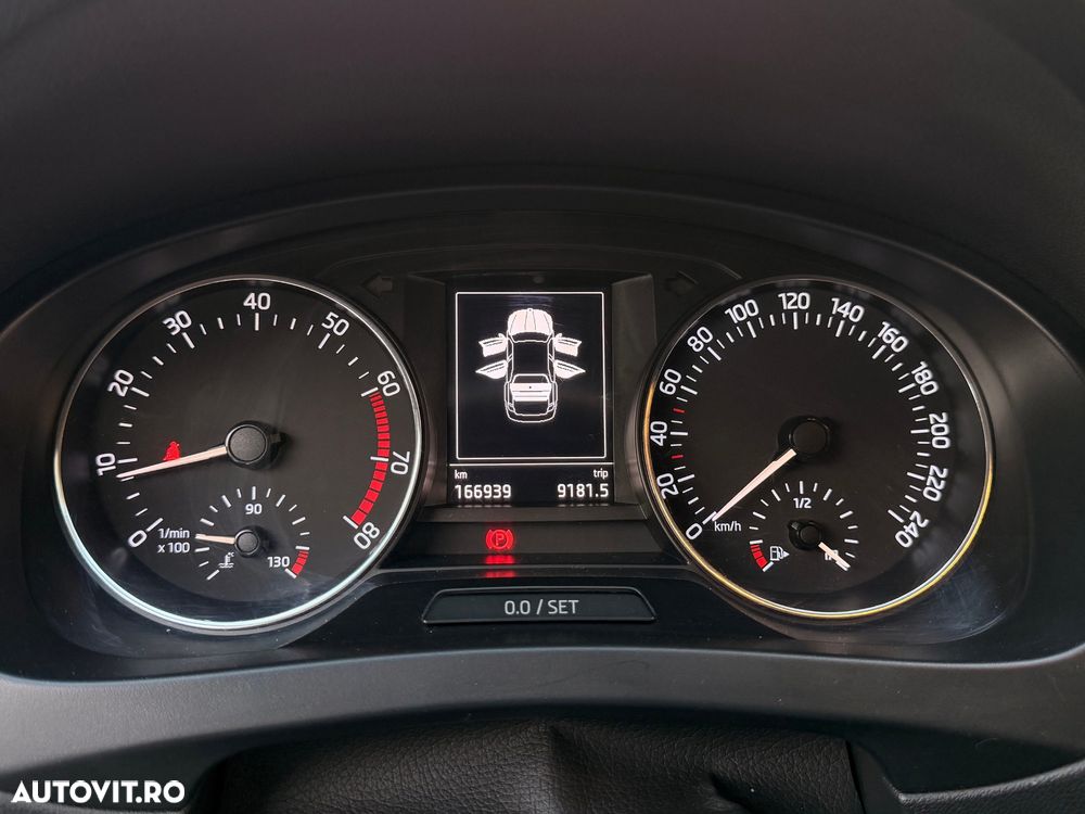 Skoda RAPID 1.2 TSI Style - 12