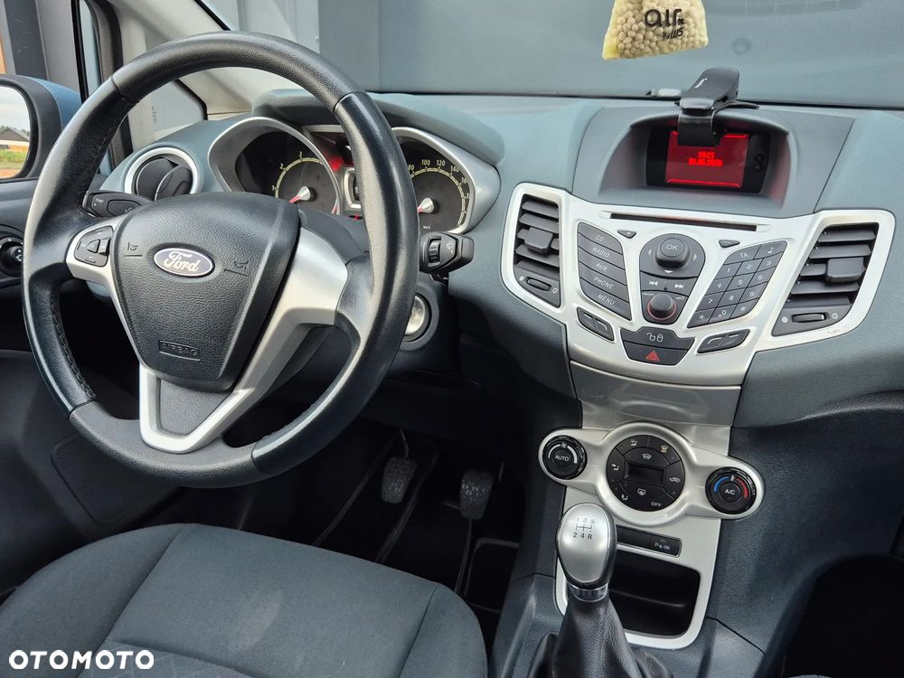 Ford Fiesta 1.25 Ghia - 16