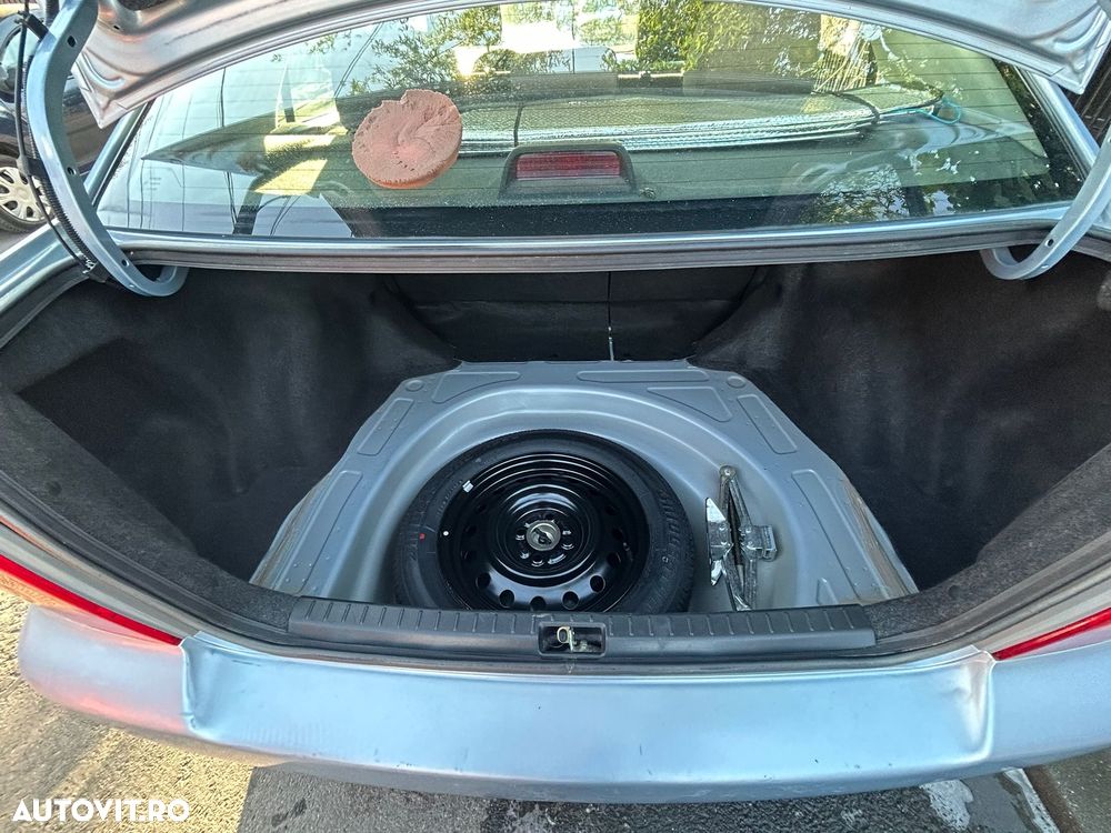Toyota Corolla - 8