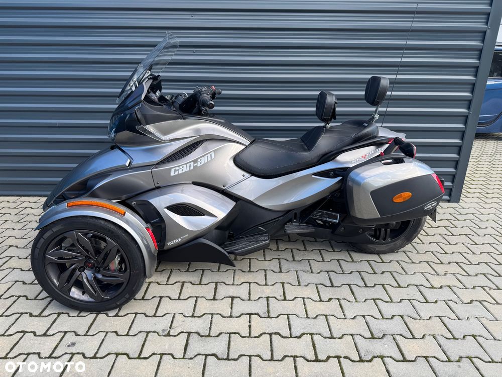 Can-Am Spyder - 2