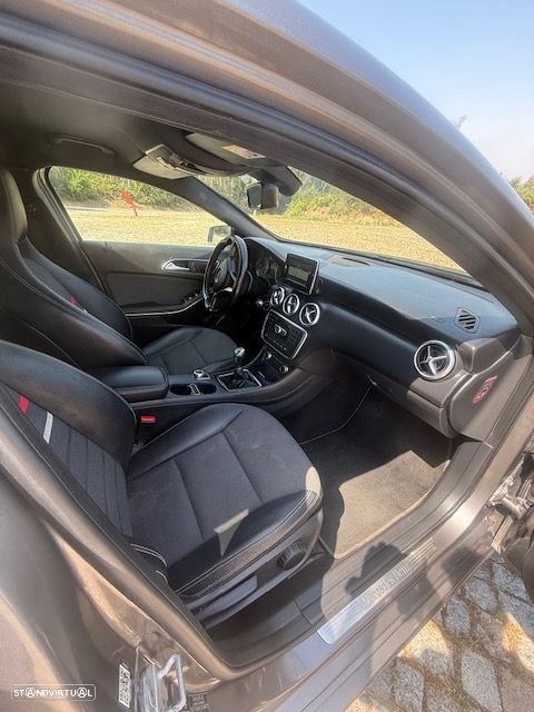 Mercedes-Benz A 180 Dynamic Edition - 10