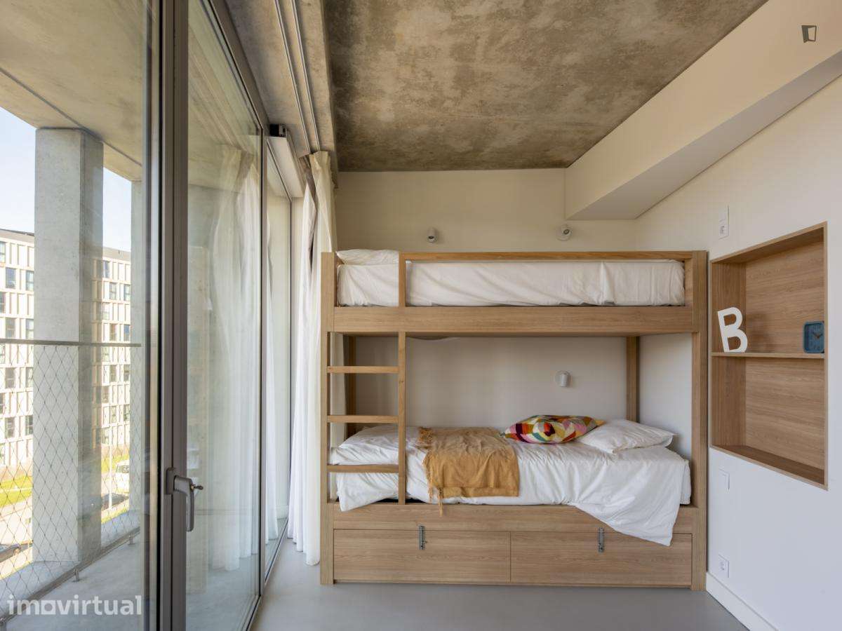 Cama - localizado em Paranhos Porto - Grande imagem: 4/5