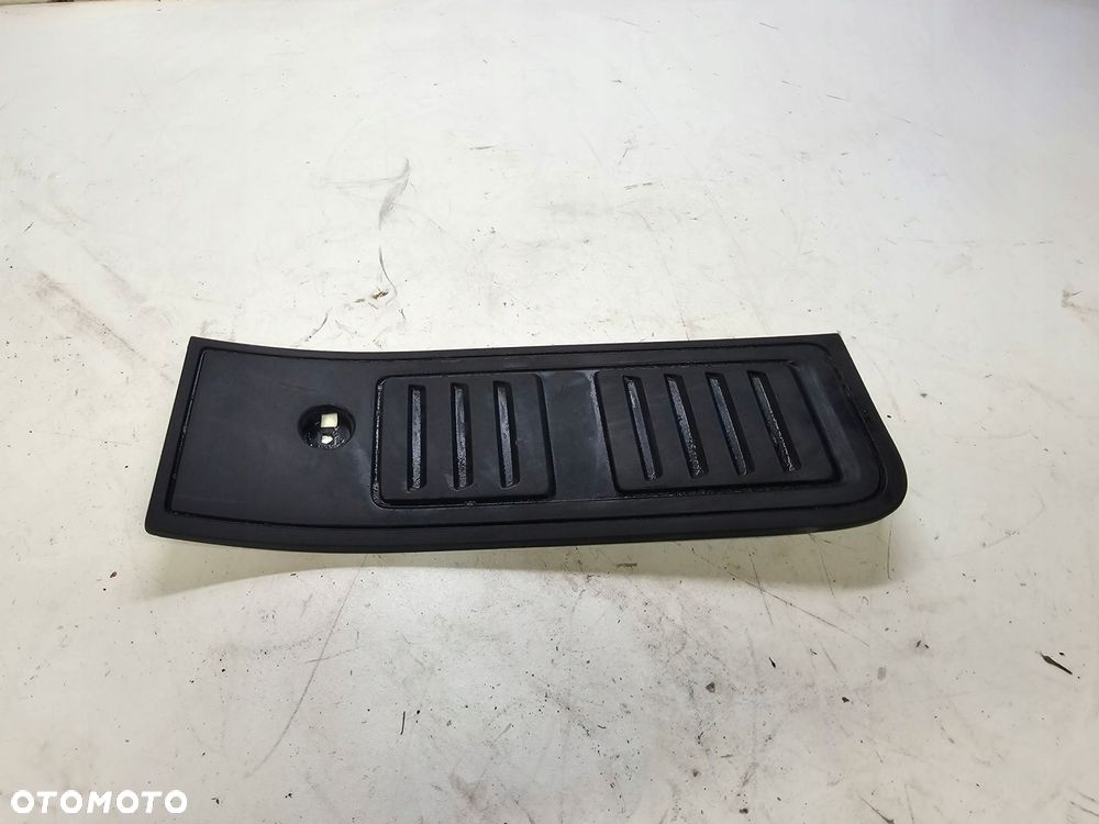 PODNÓŻEK PODSTOPNICA AUDI A6 C8 4K1864777B - 2