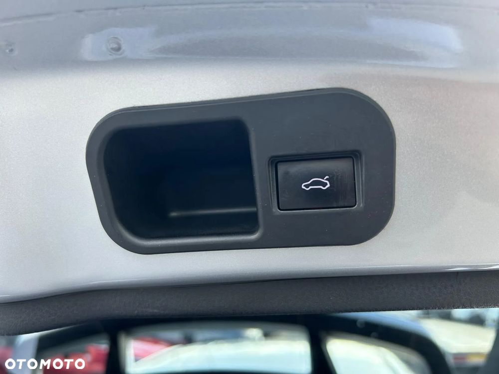 Toyota C-HR 2.0 Hybrid Executive - 38