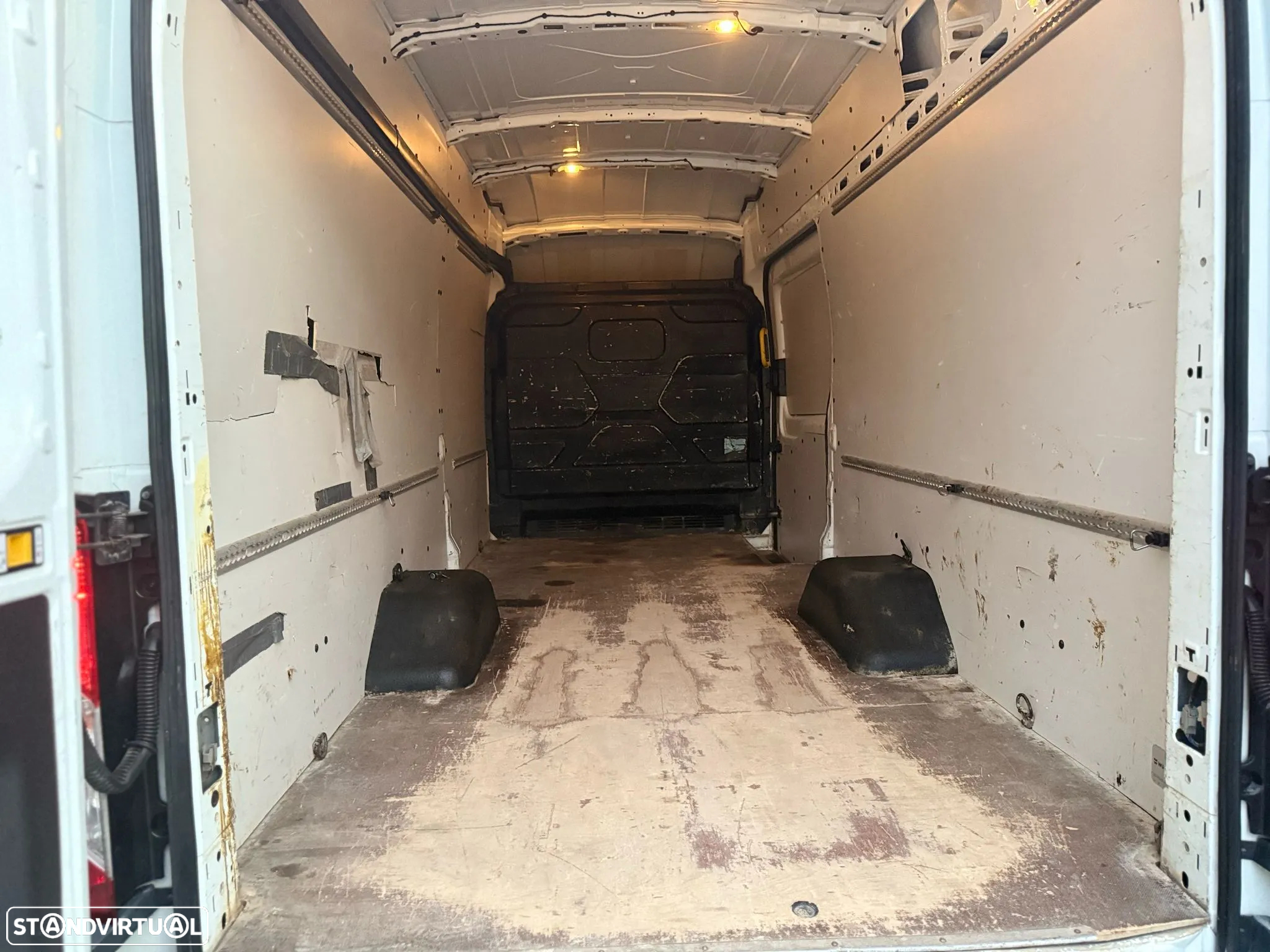 Ford Transit - 11