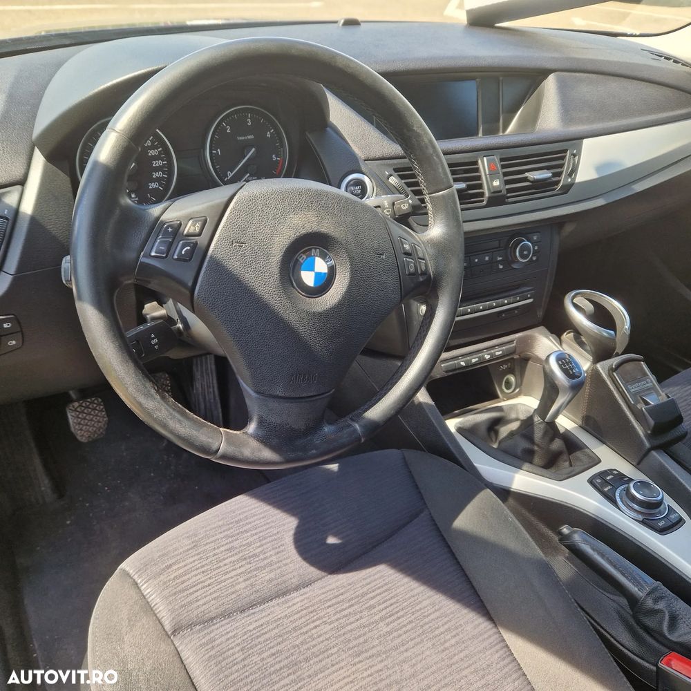 BMW X1 xDrive18d Sport Line - 6