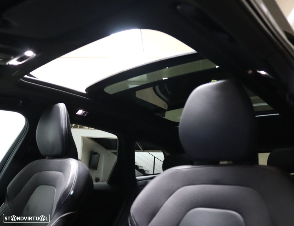 Volvo XC 60 2.0 T6 PHEV R-Design AWD - 19
