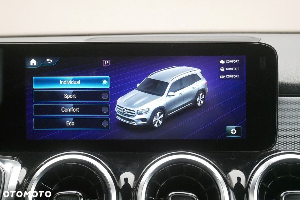 Mercedes-Benz GLB - 24