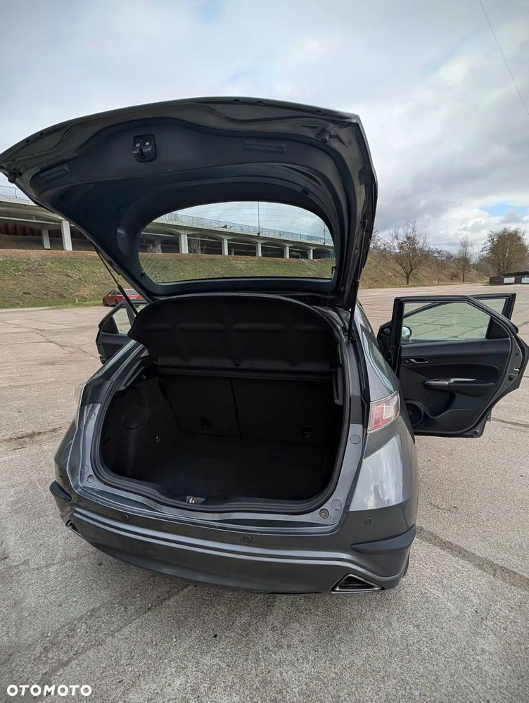 Honda Civic 1.8 Executive - 9
