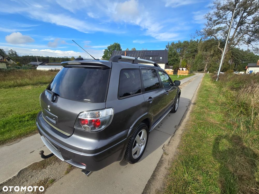 Mitsubishi Outlander - 6