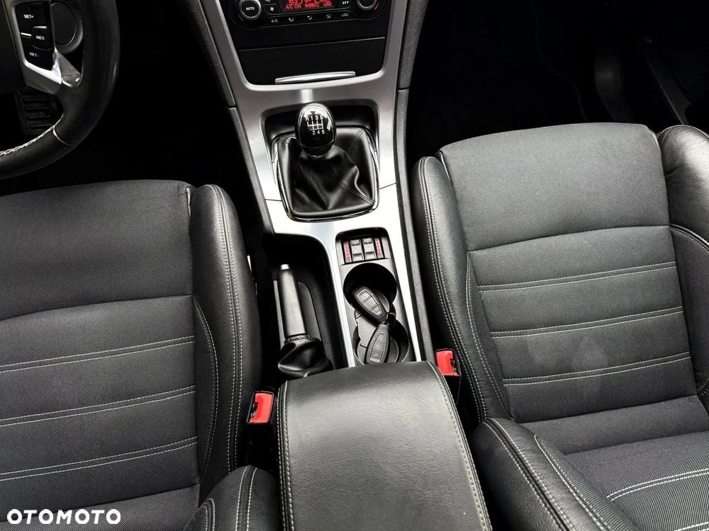 Ford Mondeo - 30