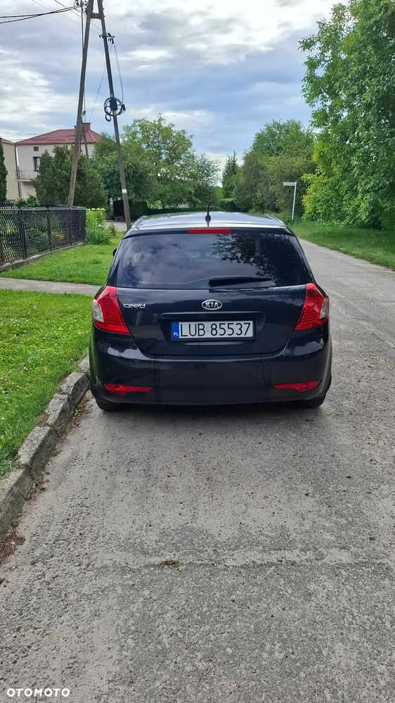 Kia Ceed - 4