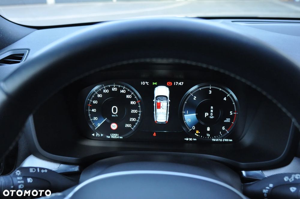 Volvo V60 D4 R-Design - 26