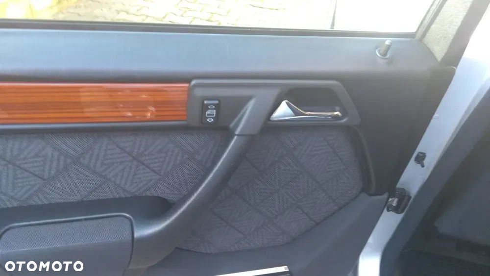 Mercedes-Benz Klasa E - 16