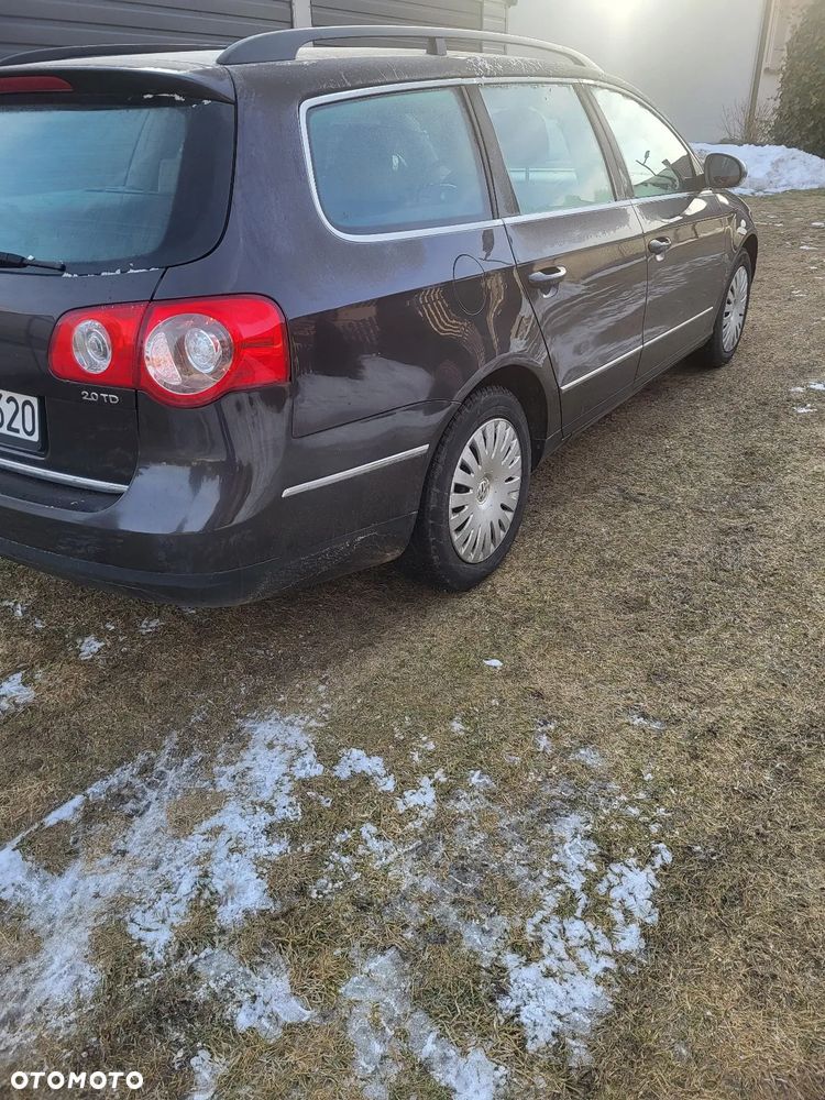 Volkswagen Passat 2.0 TDI DPF DSG Trendline - 3