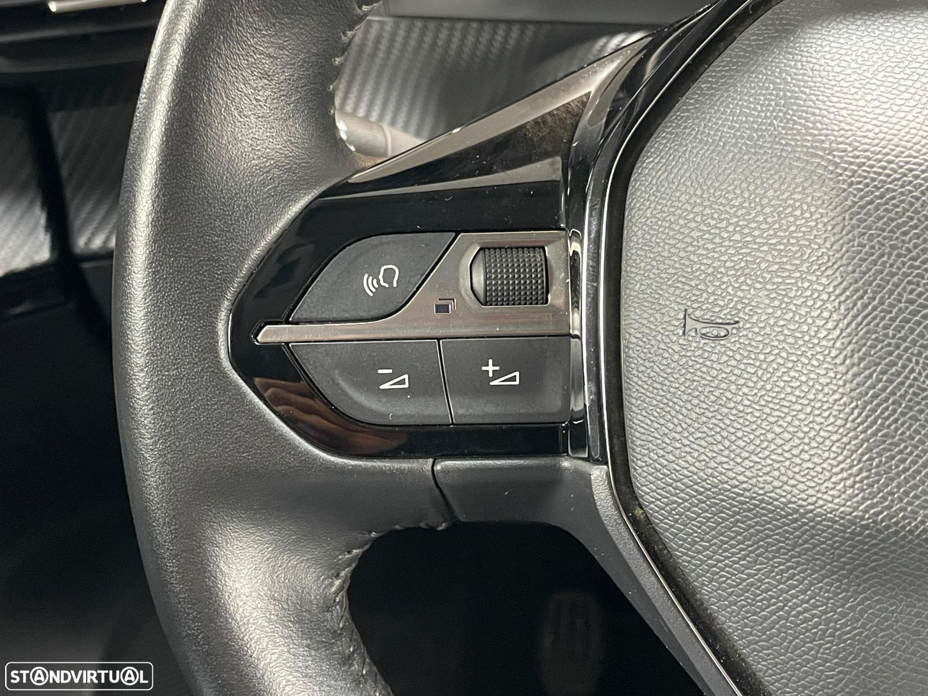 Peugeot 2008 1.2 PureTech Allure - 10