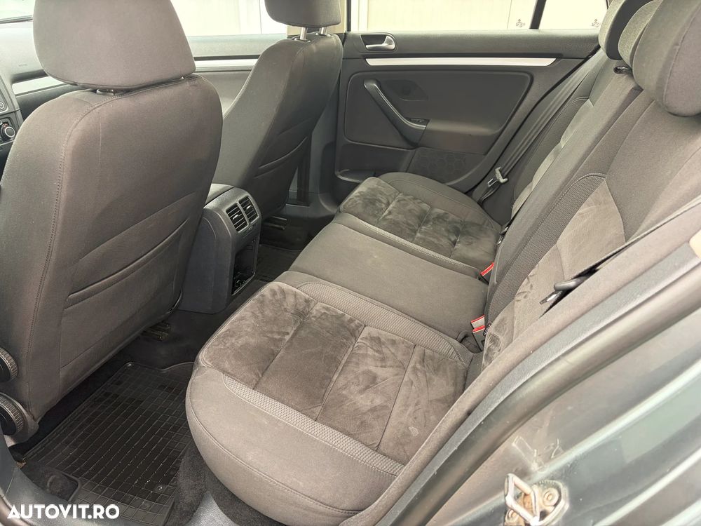 Volkswagen Golf 1.6 TDI DPF BlueMotion Technology Highline - 26