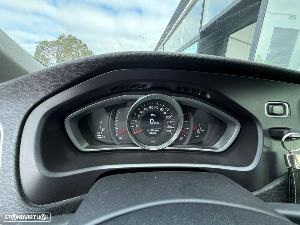 Volvo V40 2.0 D3 Momentum - 9