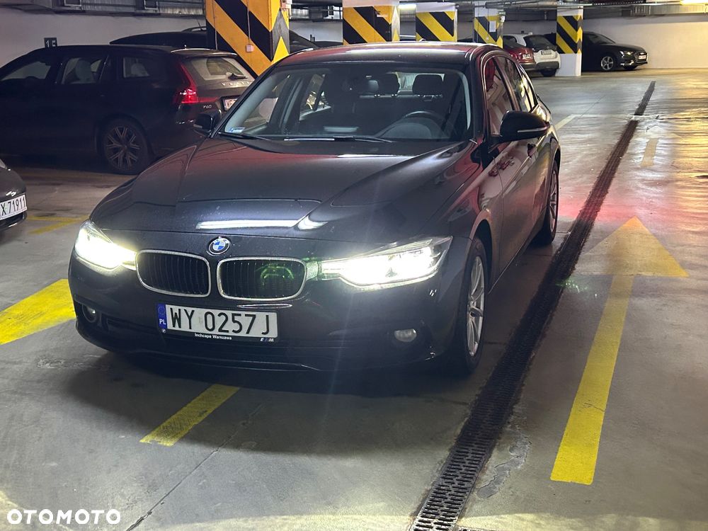 BMW Seria 3 316d - 15