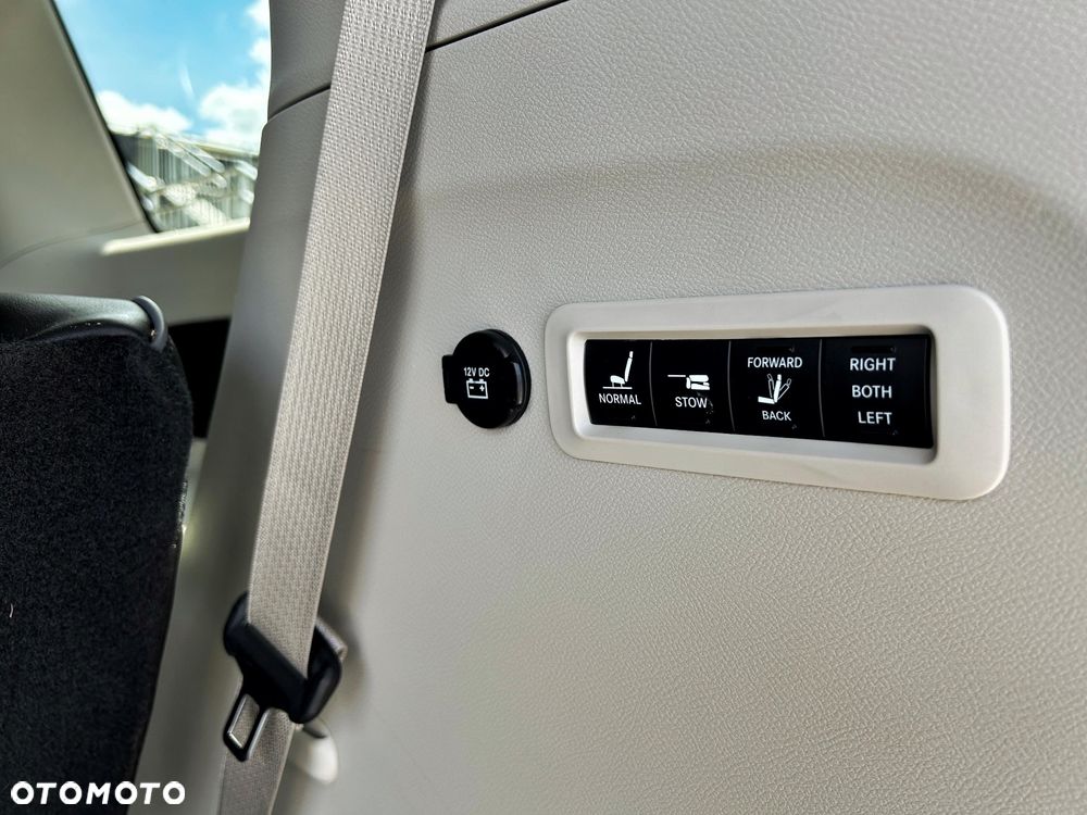 Chrysler Pacifica - 7