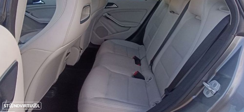 Mercedes-Benz CLA 180 d Shooting Brake - 12