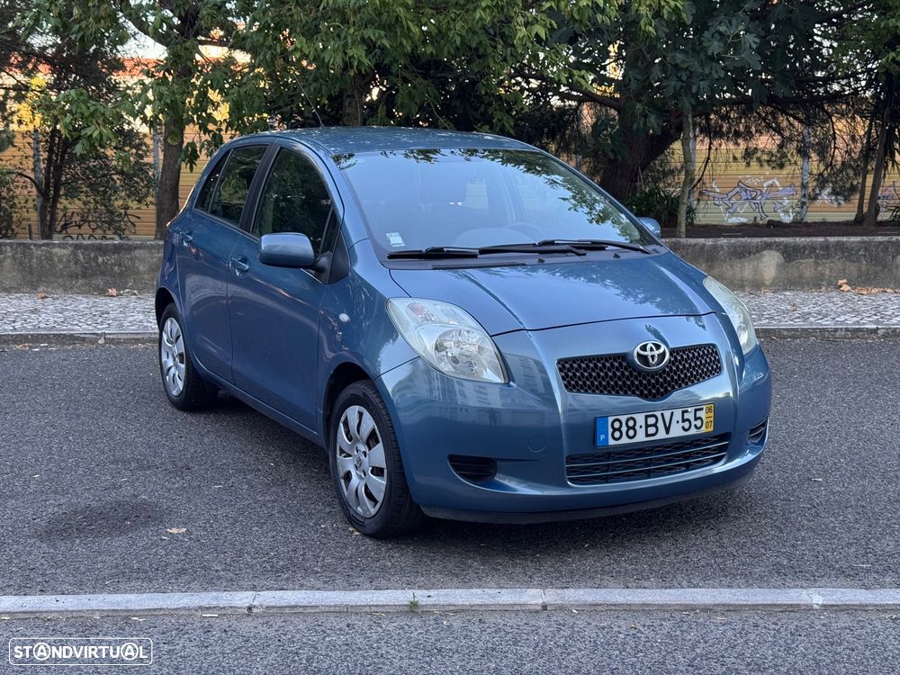 Toyota Yaris 1.0 VVT-i Sol - 2
