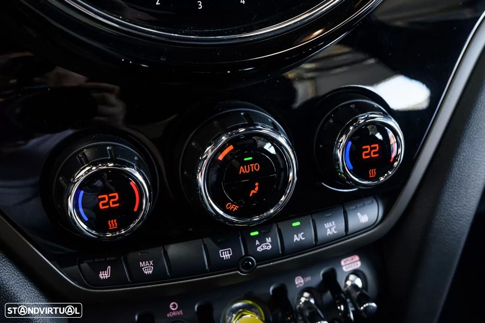 MINI Countryman Cooper SE ALL4 Auto - 29