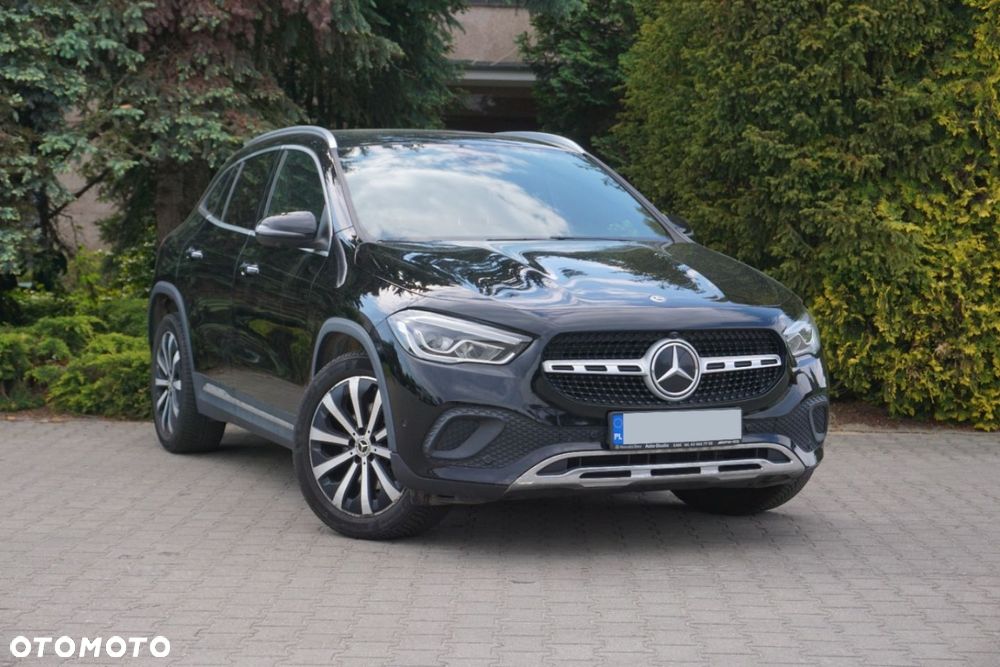 Mercedes-Benz GLA 220 d 4-Matic Progressive 8G-DCT - 4