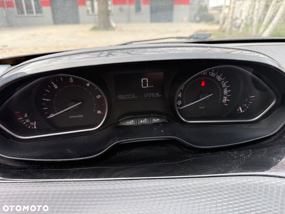 Peugeot 2008 1.6 BlueHDi Active - 9