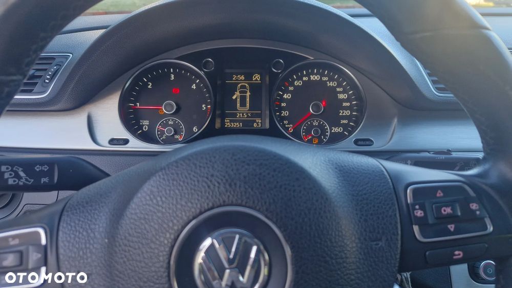 Volkswagen Passat 2.0 TDI 4Motion BlueMotion Technol Business Edition - 21