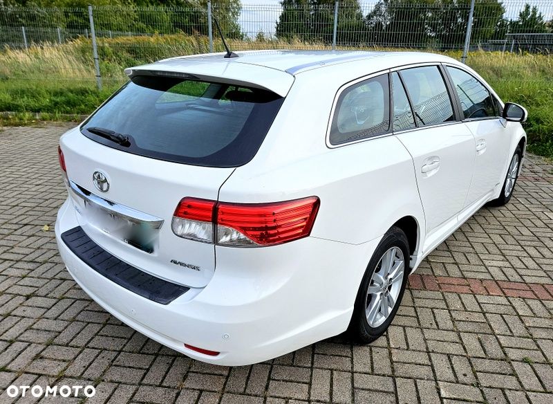 Toyota Avensis 2.0 D-4D Premium - 14