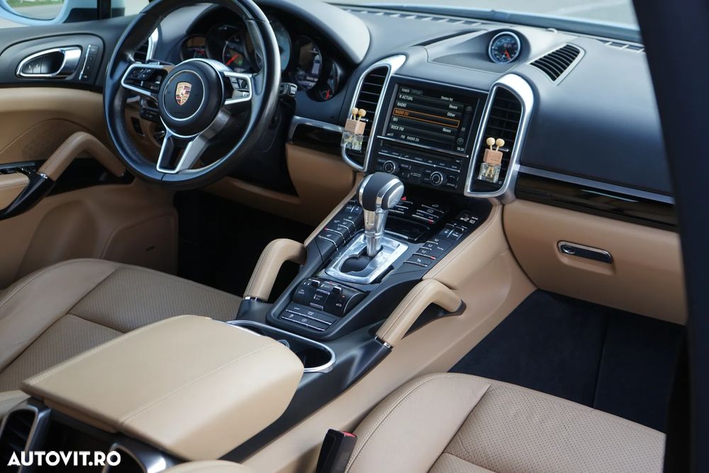 Porsche Cayenne - 15