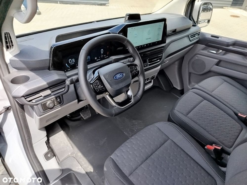 Ford Transit Custom - 11