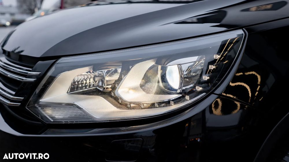 Volkswagen Tiguan 2.0 TDI DPF 4Motion BlueMotion Technology DSG Sport & Style - 11