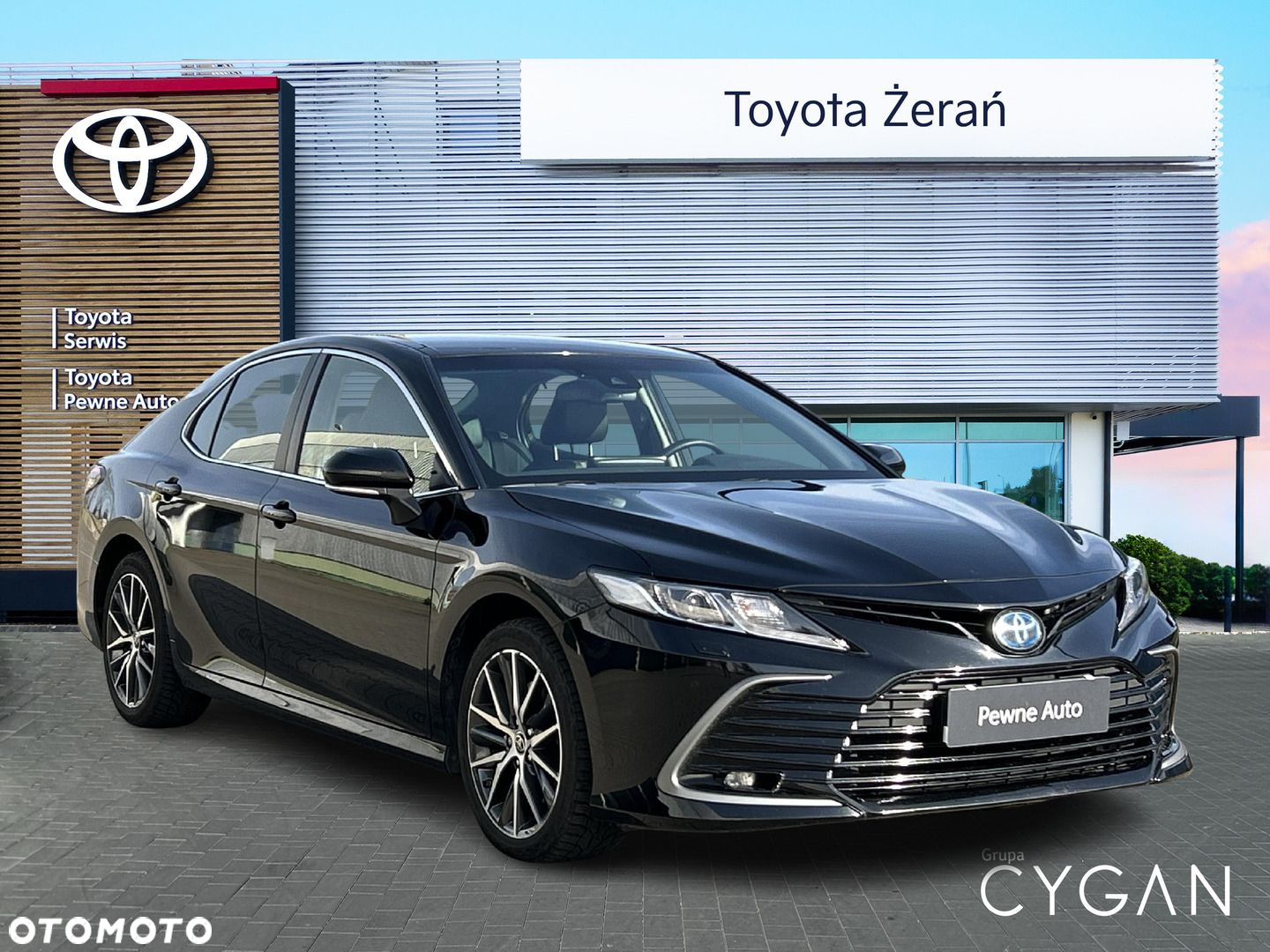 Toyota Camry - 3