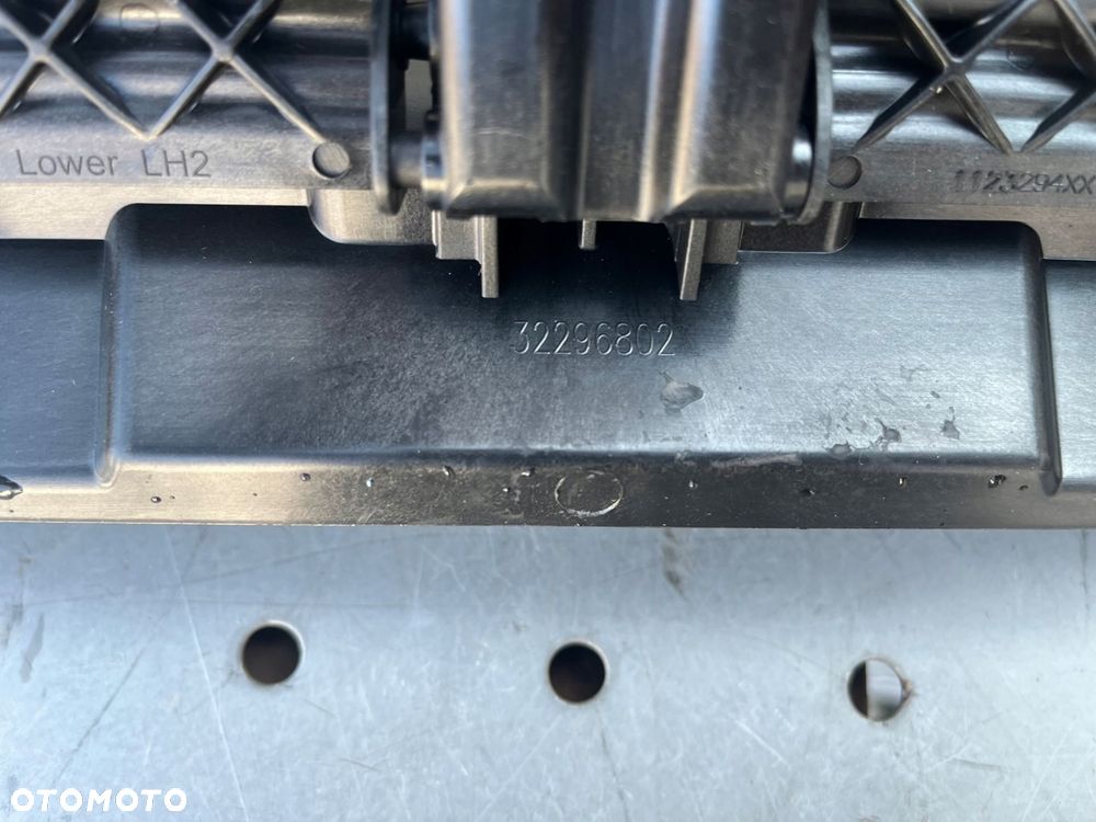 Kierownica Powietrza Żaluzja Osłona Chłodnicy Wlot Volvo V60 II 2 S60 3 I - 4