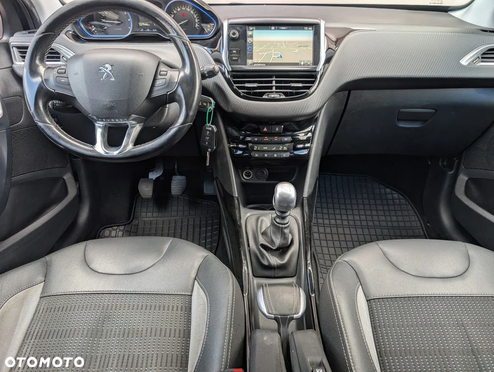 Peugeot 2008 1.2 Pure Tech Allure S&S - 8