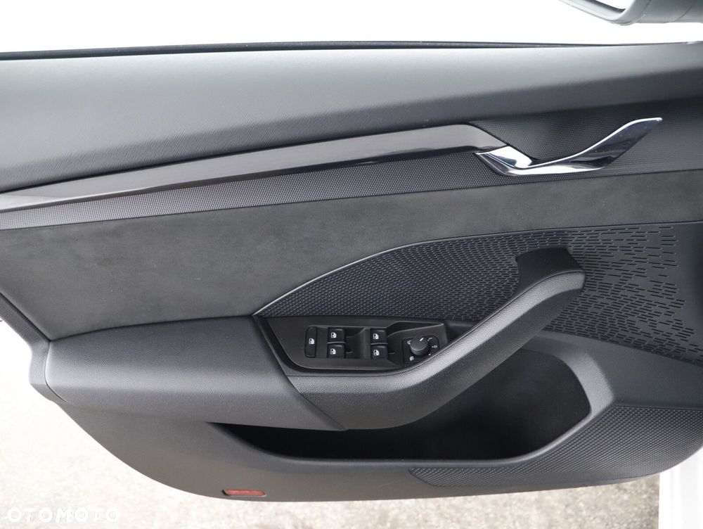 Skoda Octavia 2.0 TDI RS DSG - 23