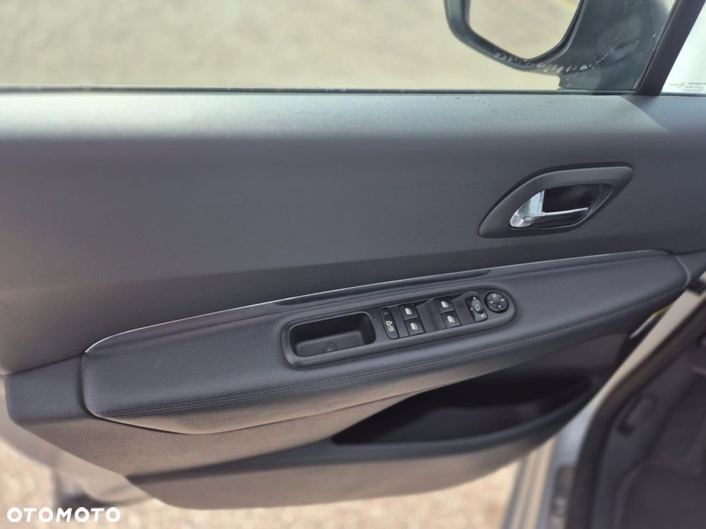 Peugeot 5008 155 THP Platinum - 10