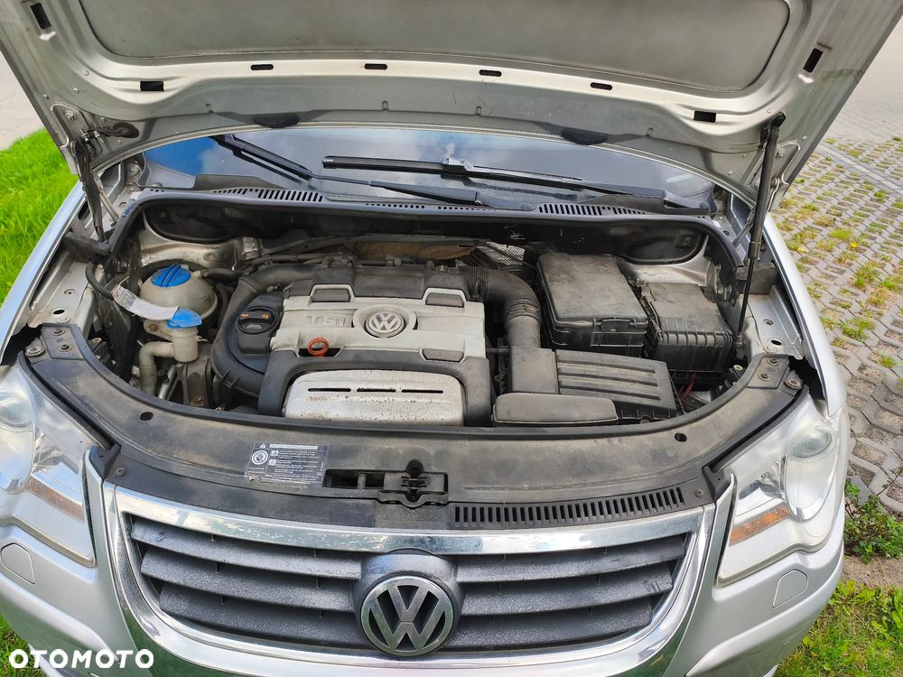Volkswagen Touran - 17