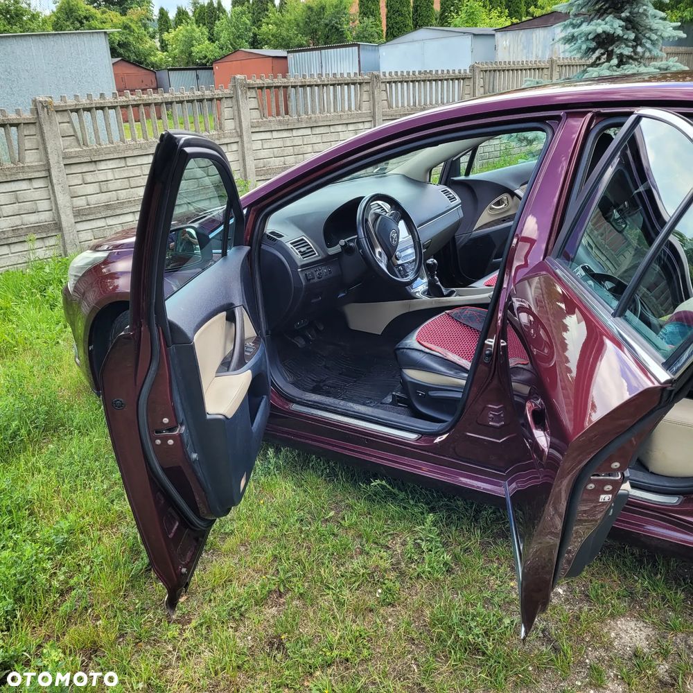 Toyota Avensis 1.8 Style - 14