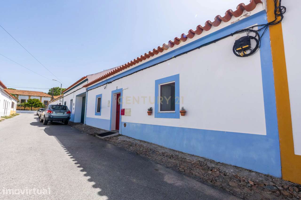 Moradia T2 renovada com espaço exterior e possibilidade de piscina, lo - Grande imagem: 2/37