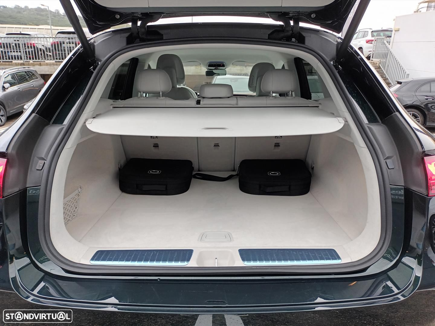 Mercedes-Benz EQE SUV 300 Edition - 11