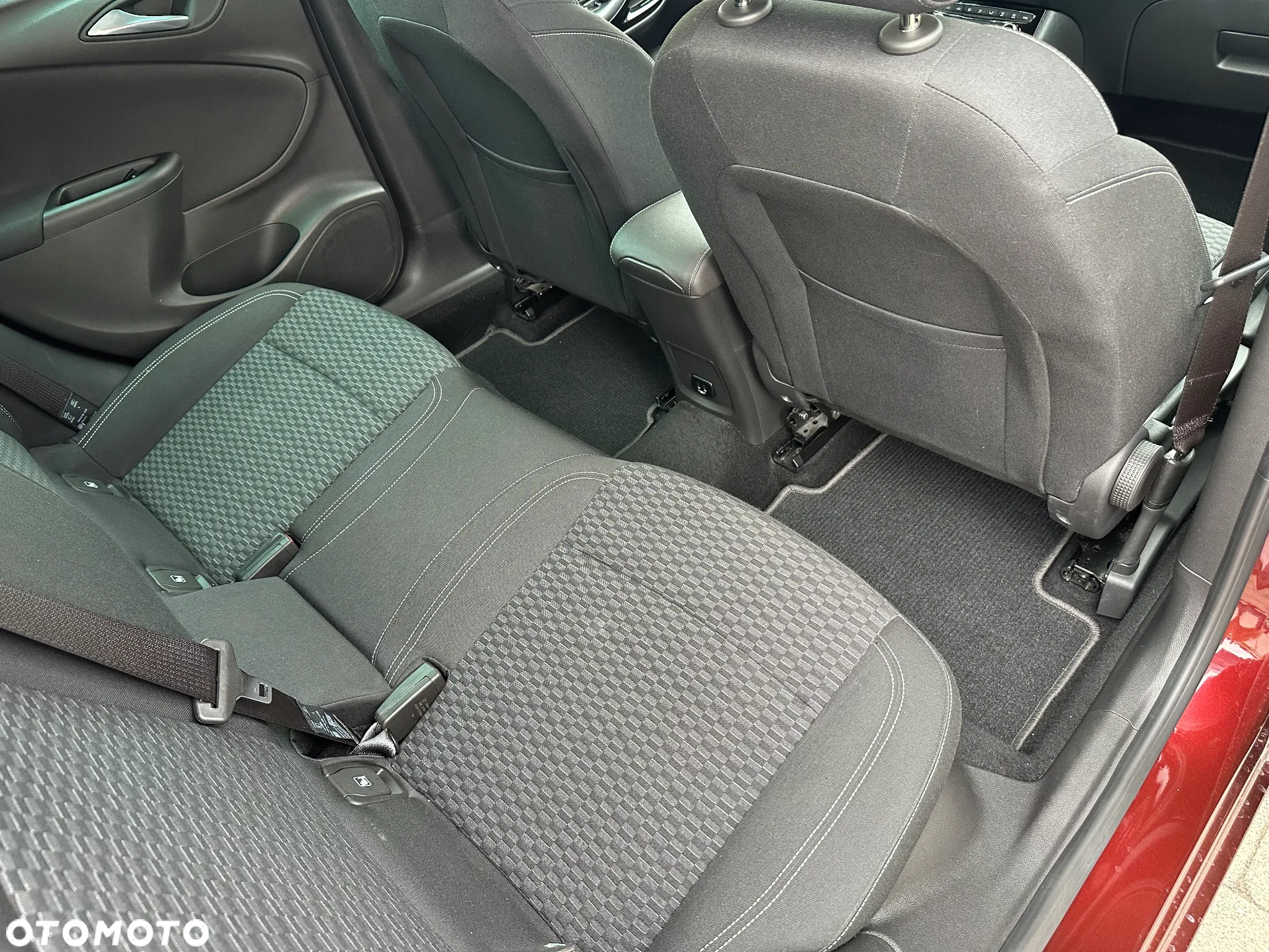 Opel Astra 1.4 Turbo 120 Jahre - 13