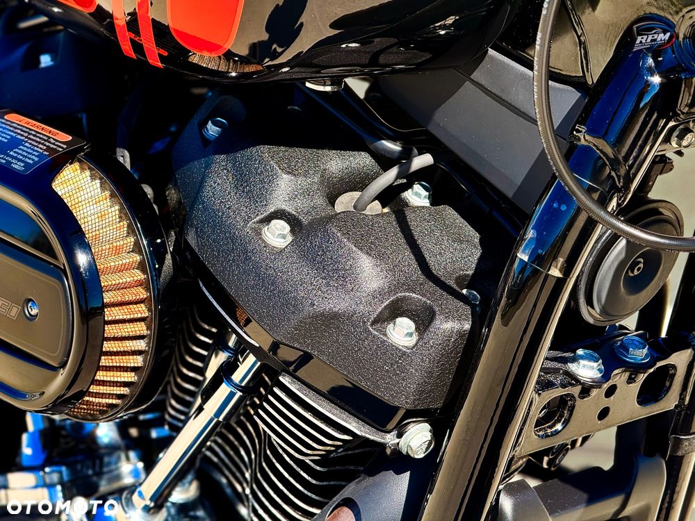 Harley-Davidson Softail Street Bob - 16