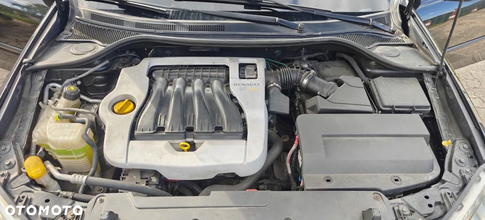 Renault Laguna 2.0 Authentique - 10