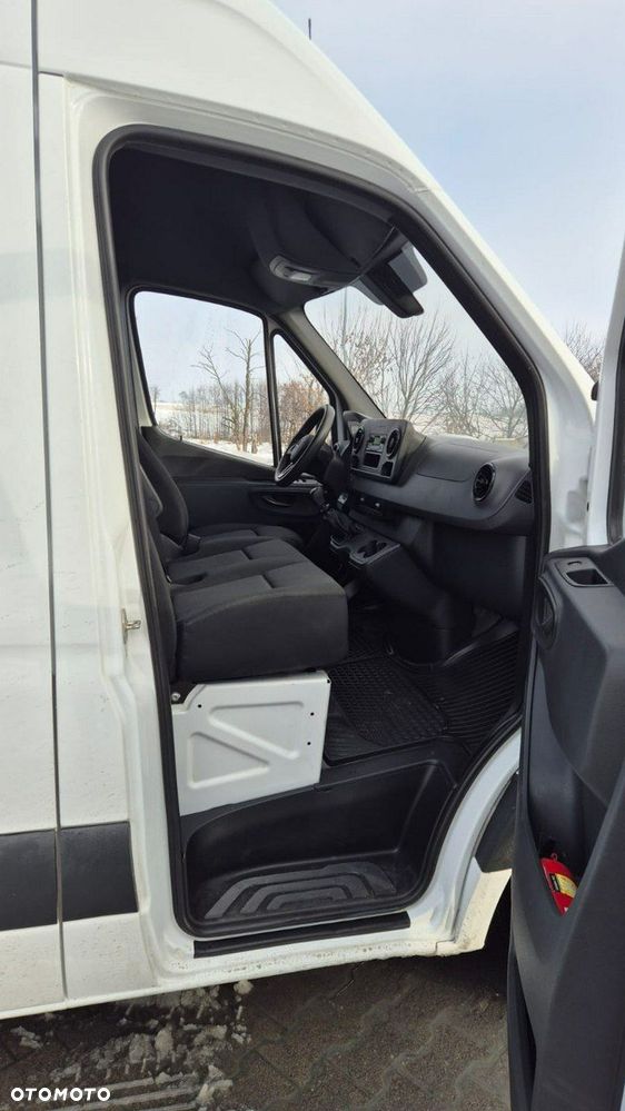 Mercedes-Benz Sprinter - 15
