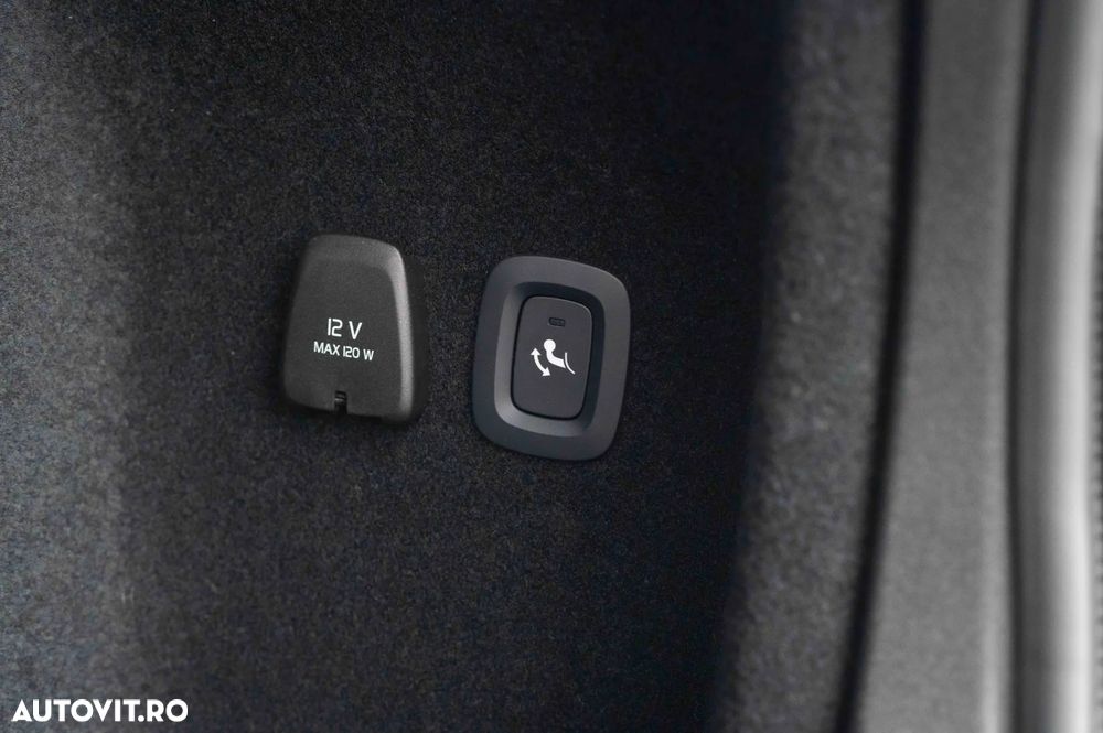 Volvo V60 B4 MHEV AT Ultimate Dark - 13