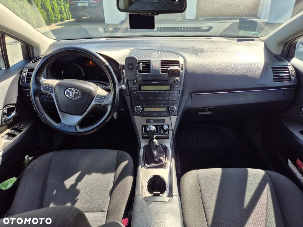 Toyota Avensis 1.8 Sol - 6